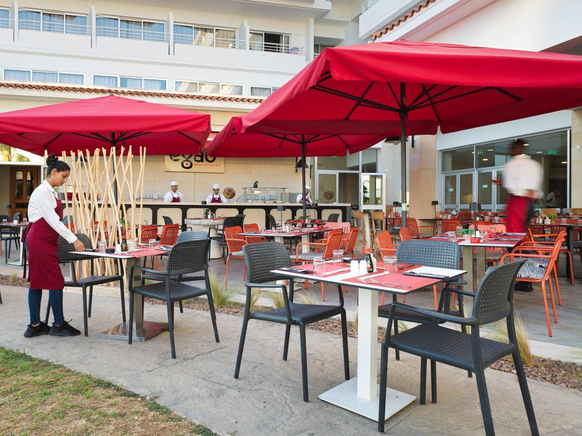 Leonardo Cypria Bay Hotel 4*