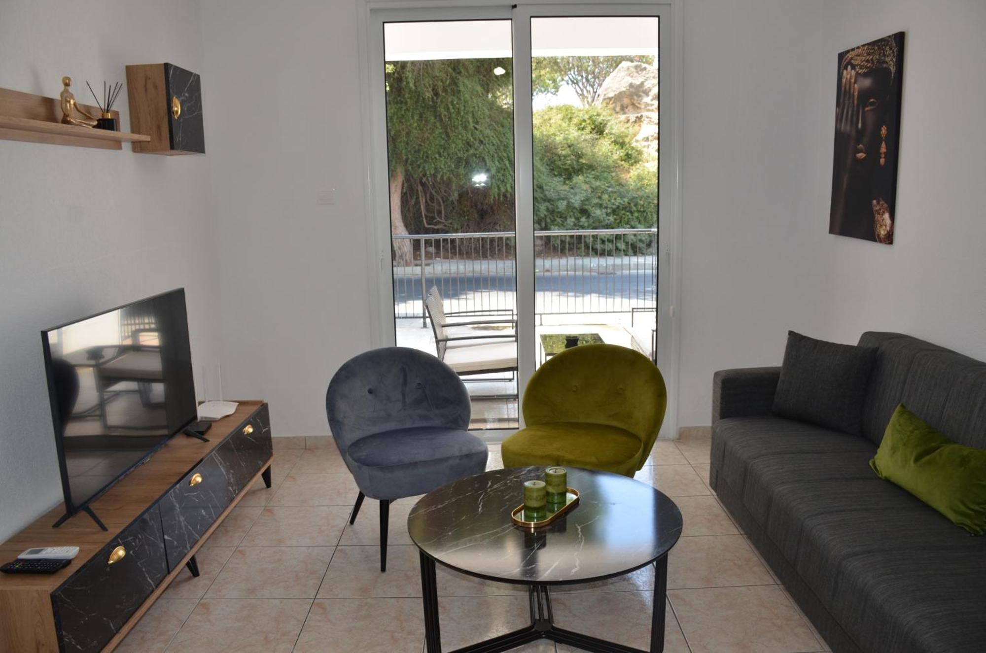 Laertis - By Imh Travel & Tours Paphos