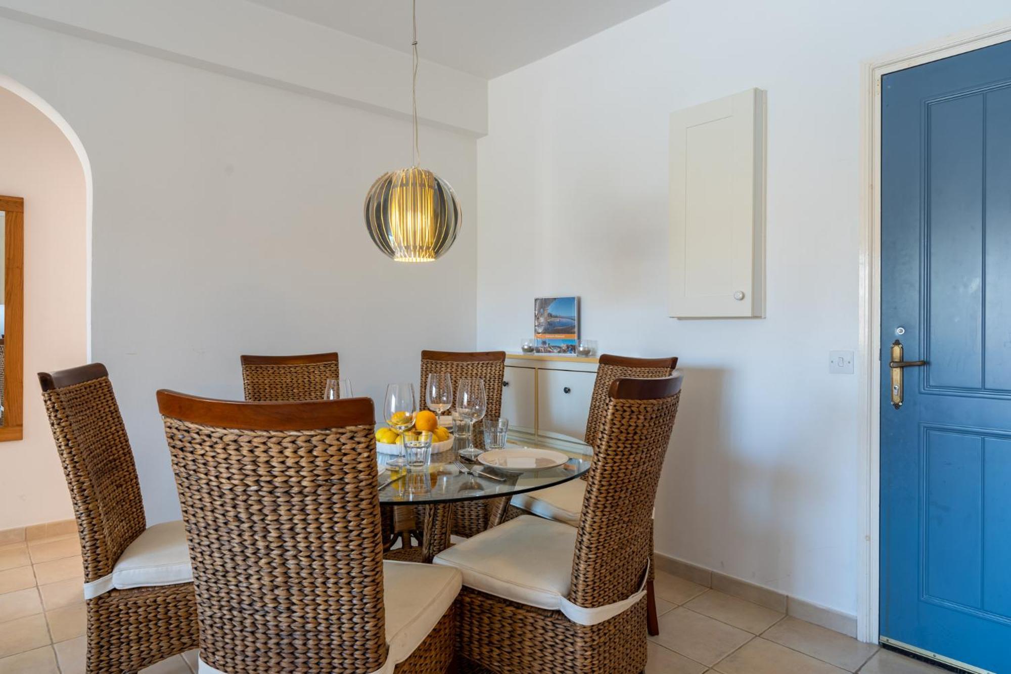 Apartment Tropical Paradise In Harbour Paphos, & Close To