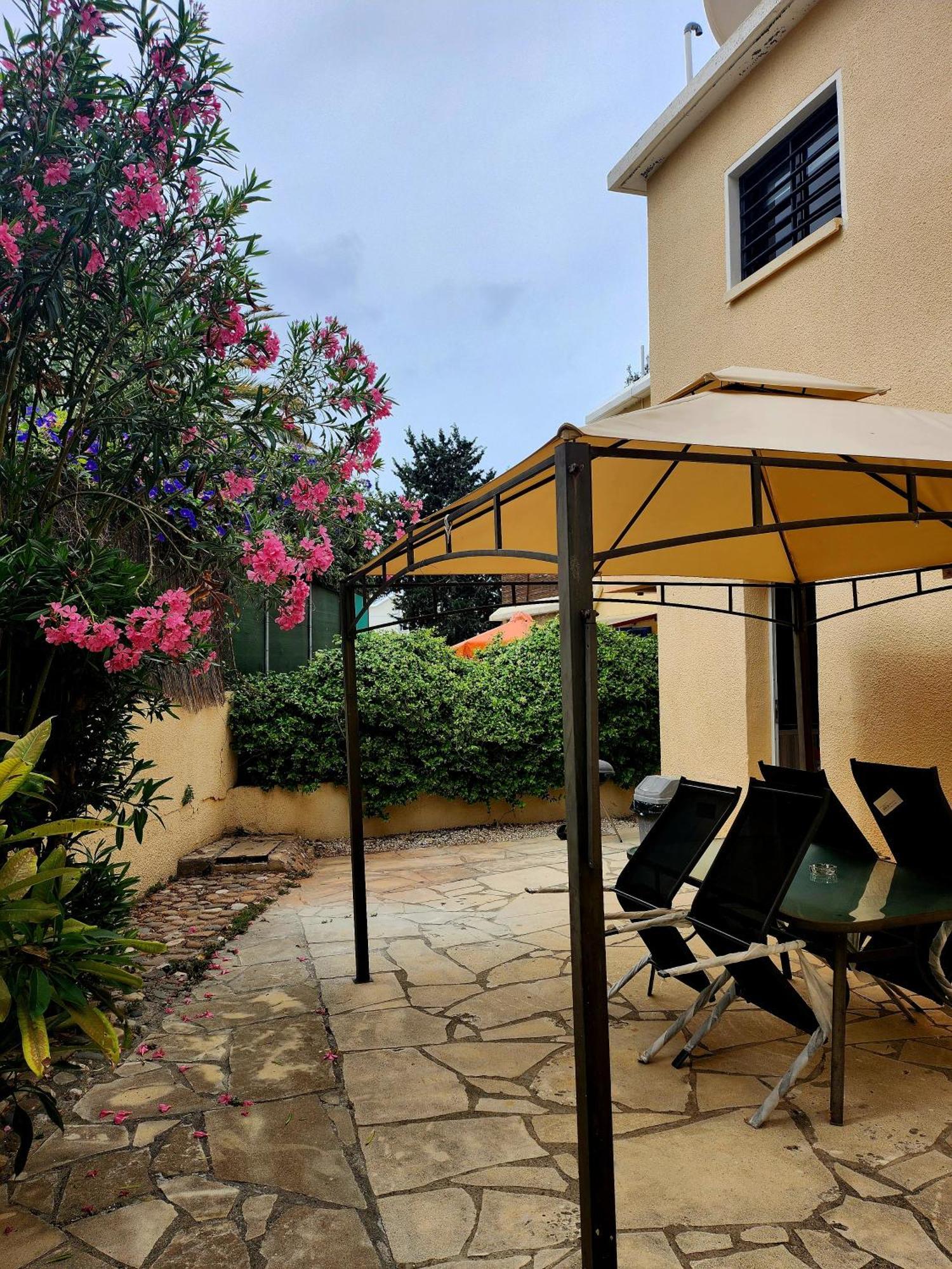 Seaside Private Garden Terrace Bbq And Pool * Paphos