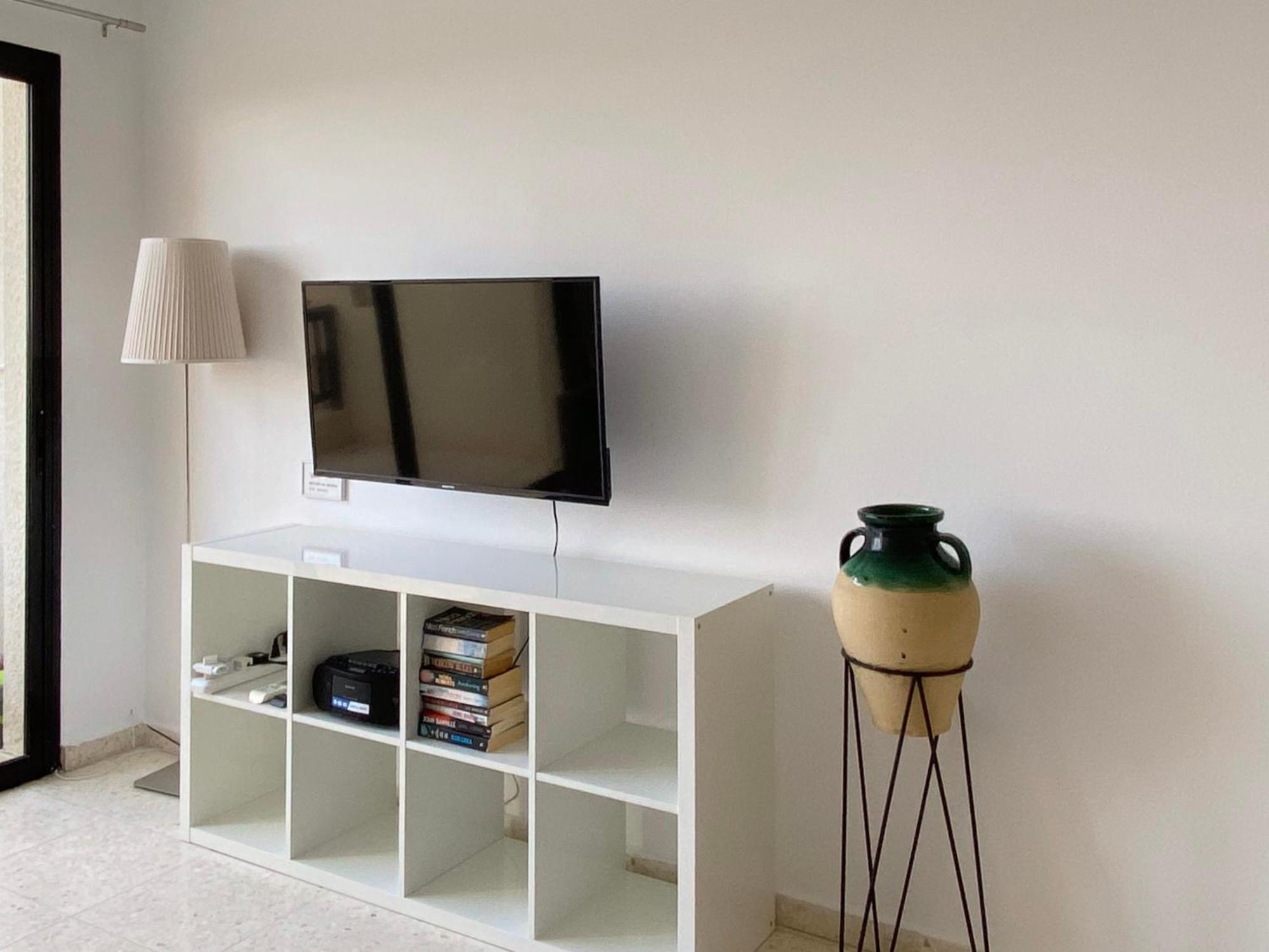 Apartment 1st Class Location With Sea&pool View Paphos