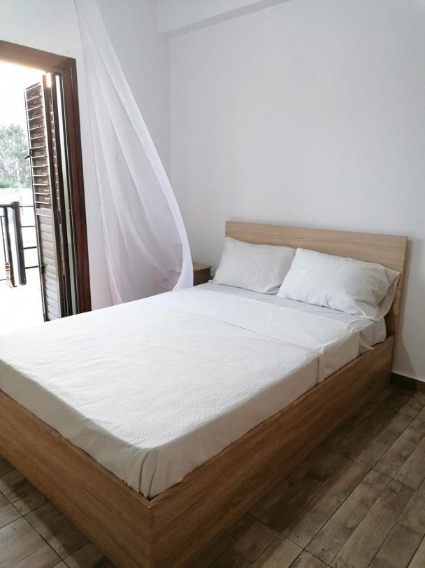 Homestay The Host - Women And Couples Only *