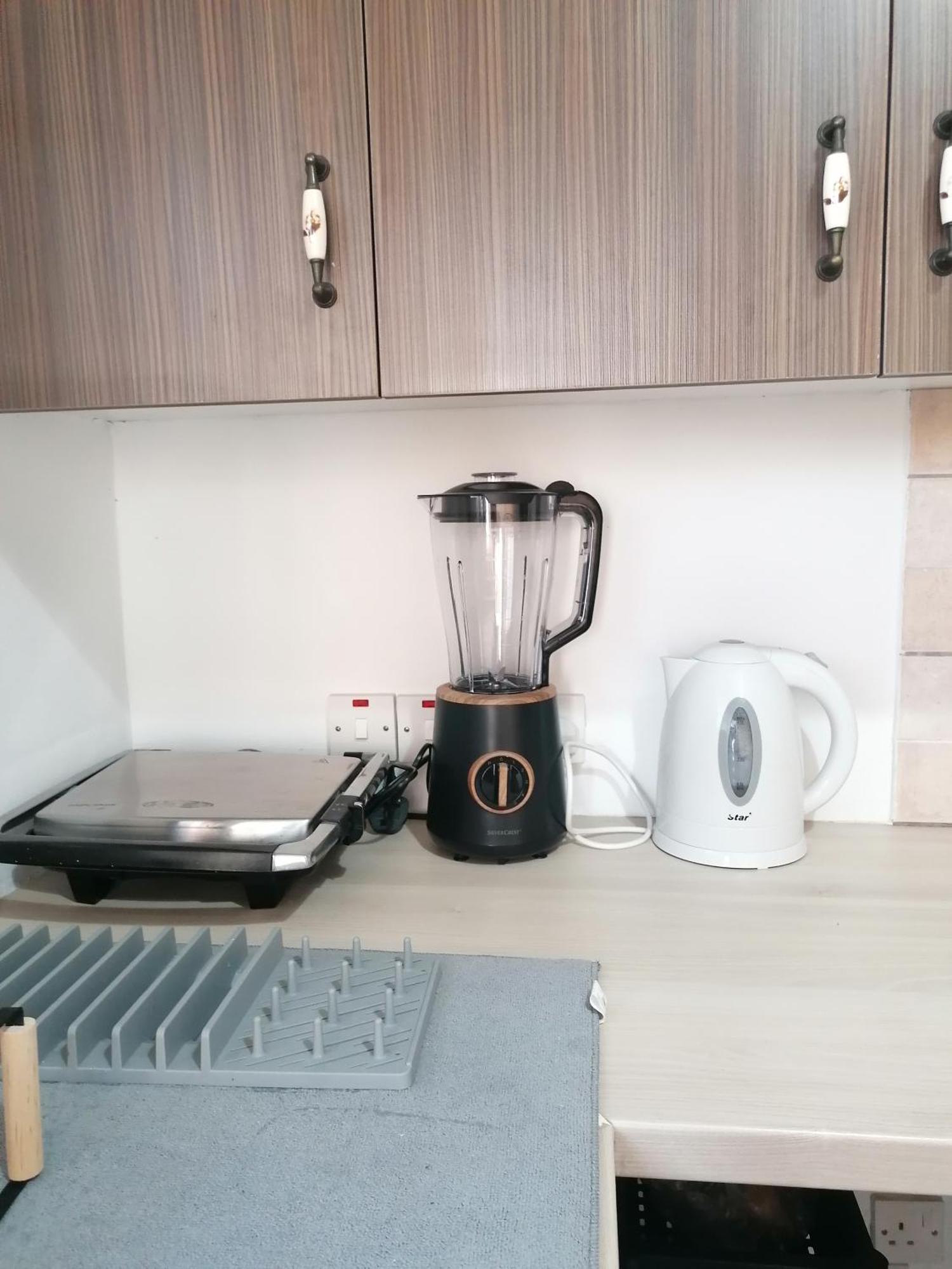 The Host - Women And Couples Only Homestay Paphos
