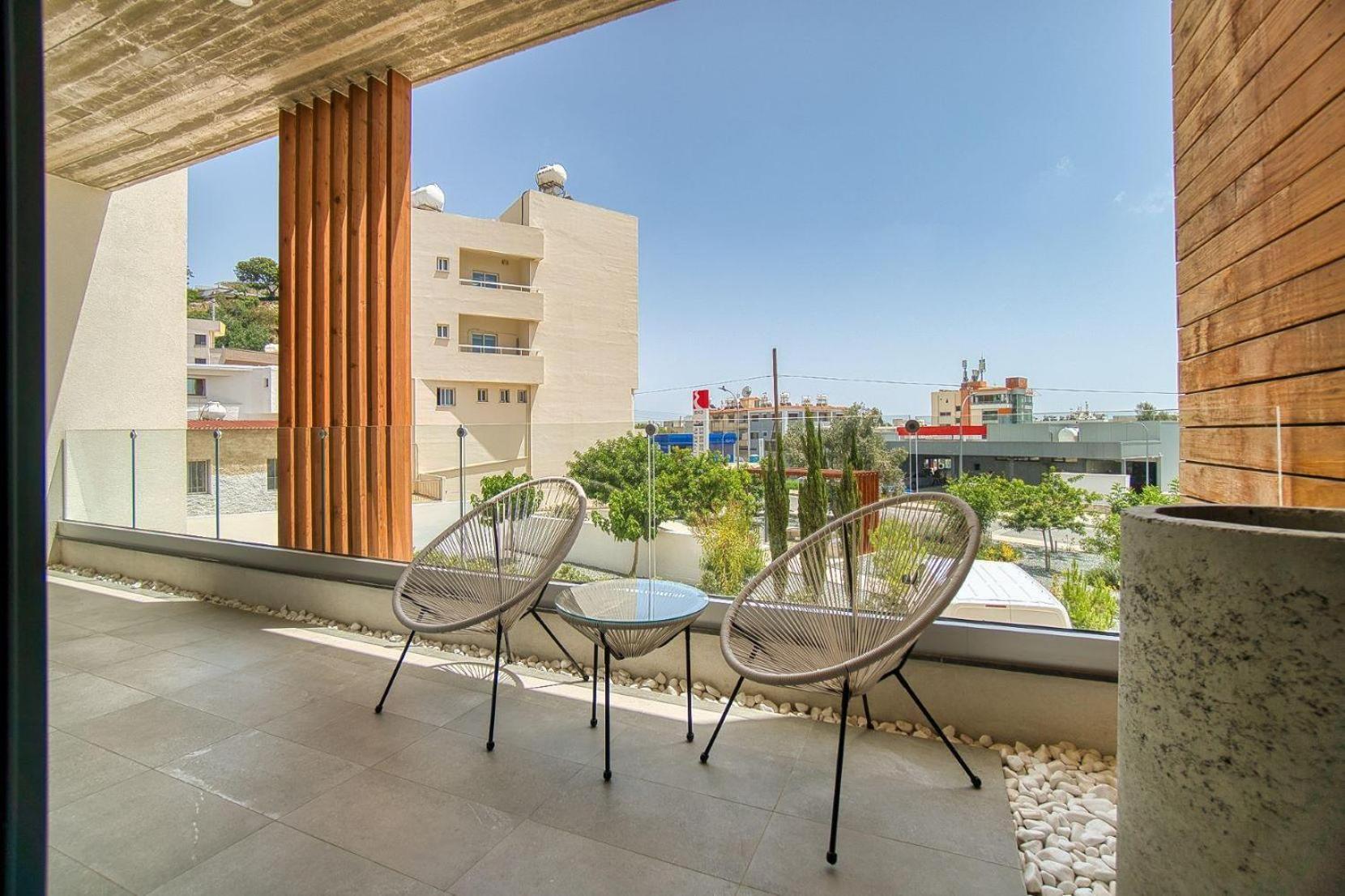 Premier 105 1 Bed Apartment *