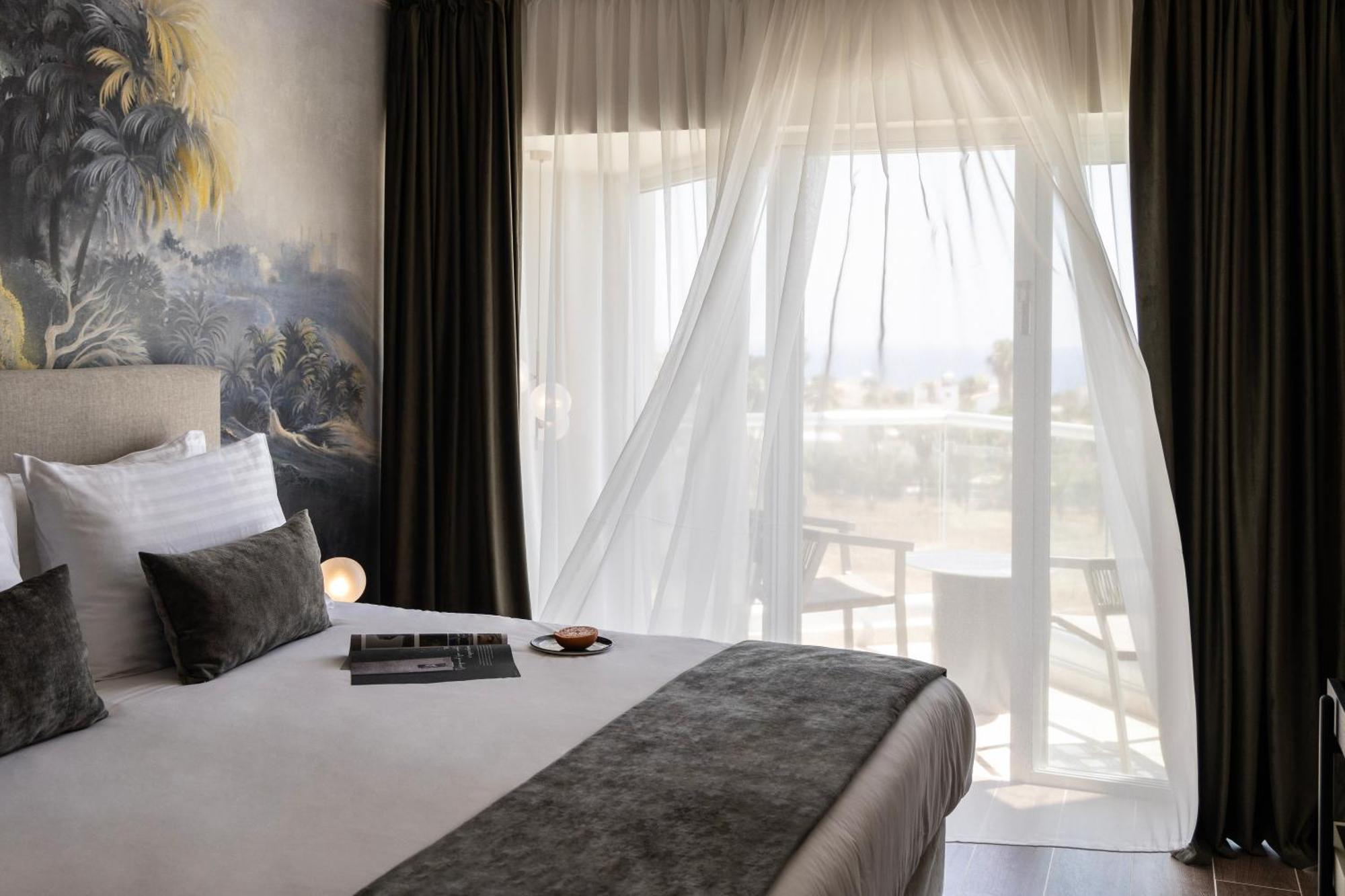Cali & Designed For Adults By Louis Hotel