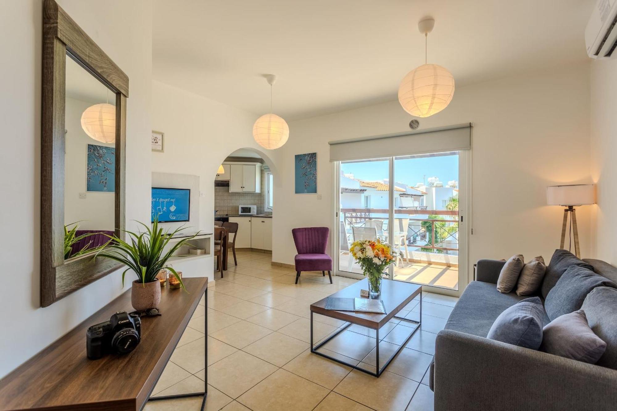 Artemis Cynthia Complex Apartment *