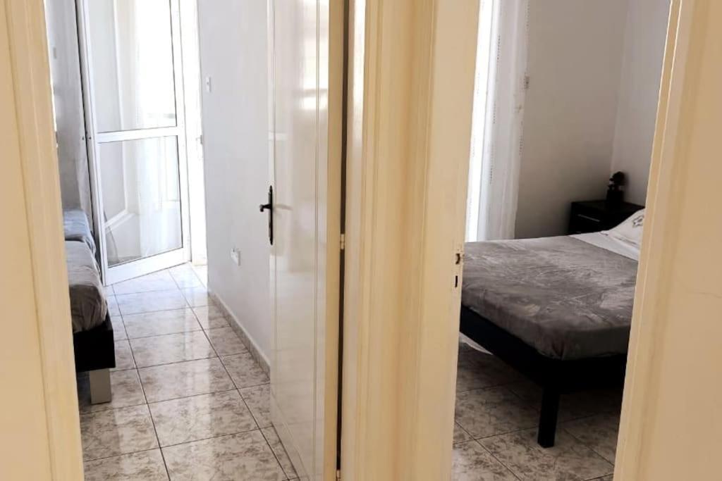 With A Luxurious Location Near The Sea Apartment *