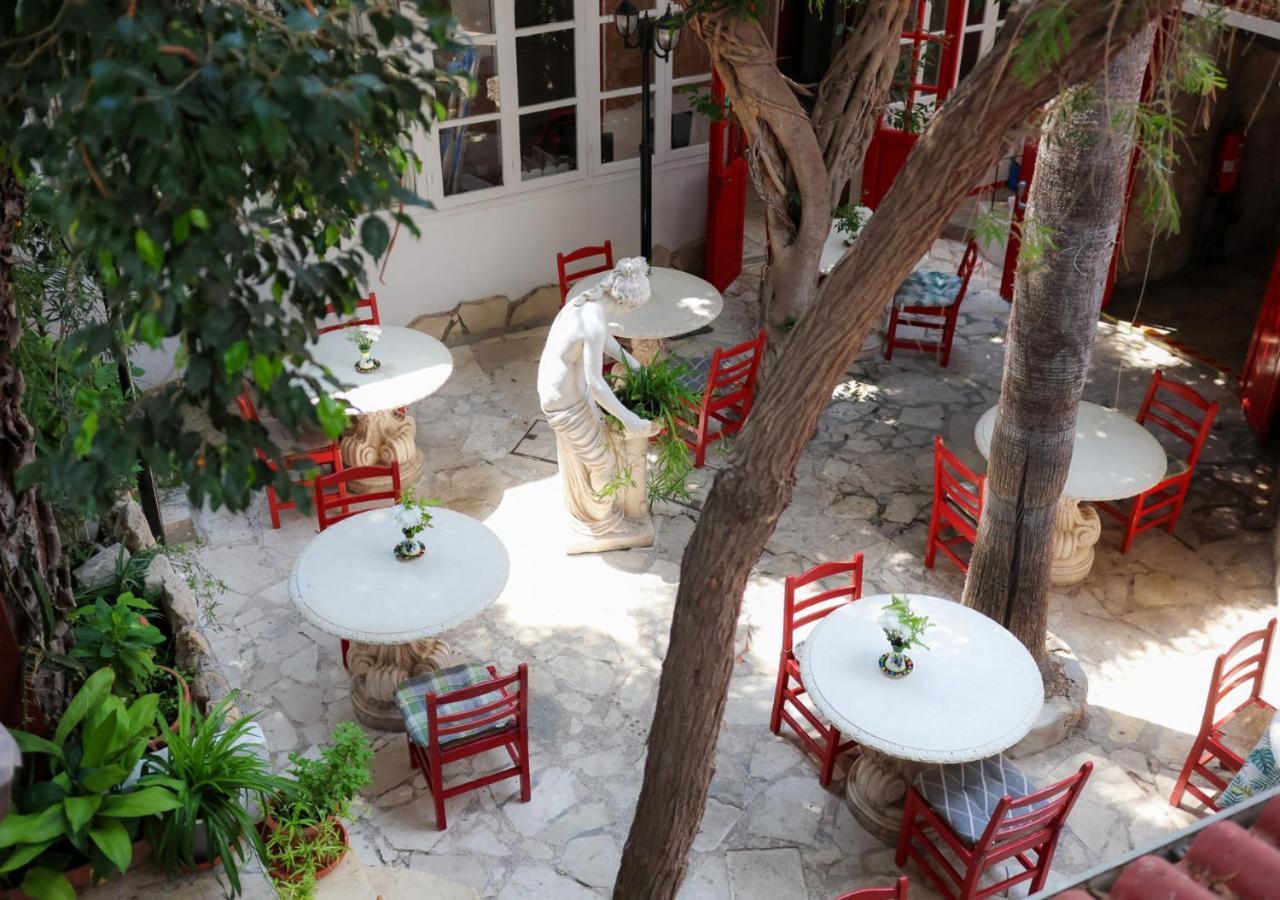 Hotel Kiniras Traditional & Restaurant 3*
