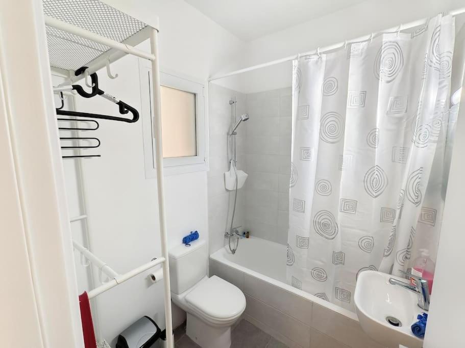 Cozy Near Harbor District 200 Mbits Xbox X Apartment