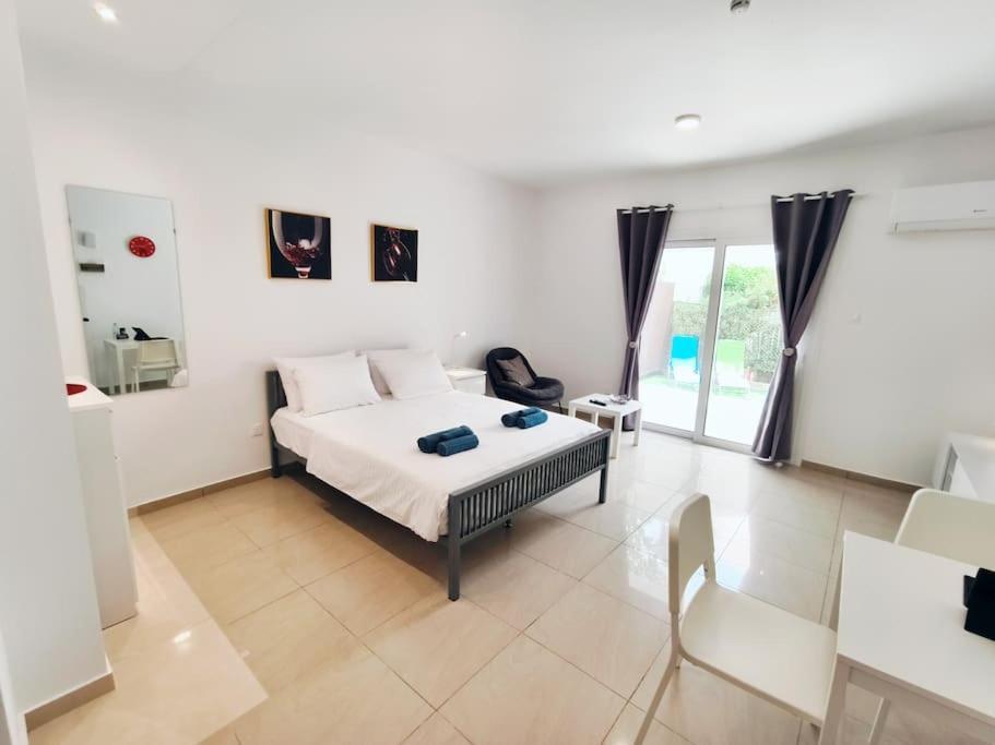 Cozy Near Harbor District 200 Mbits Xbox X *