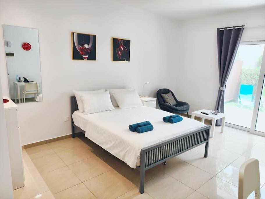 Apartment Cozy Near Harbor District 200 Mbits Xbox X Paphos