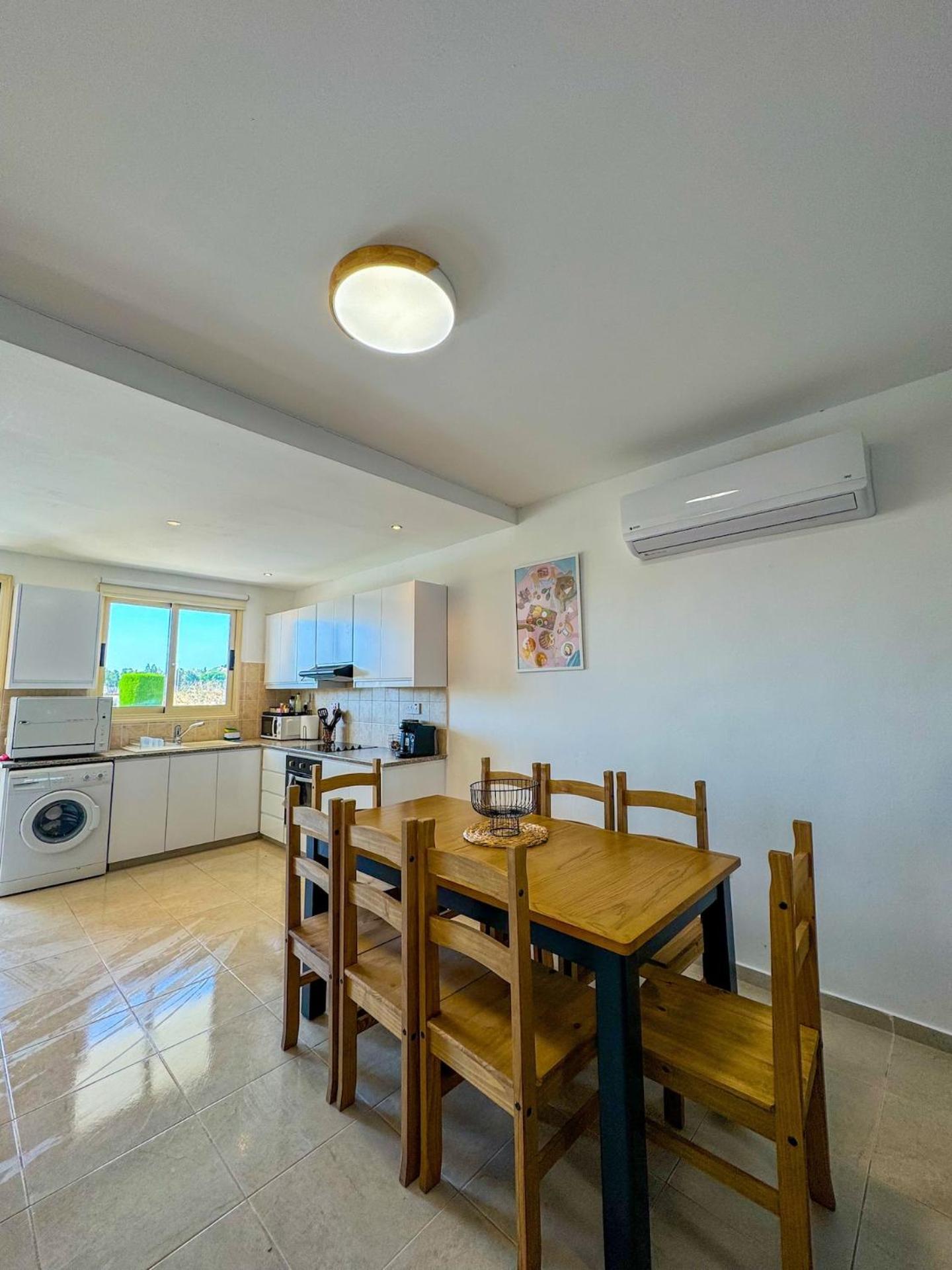 Apartment Royal-seacrest Oasis, Pool-side Paphos