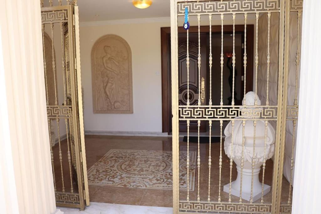 Villa Luksuzna Vila Ob Plazi Z Bazenom