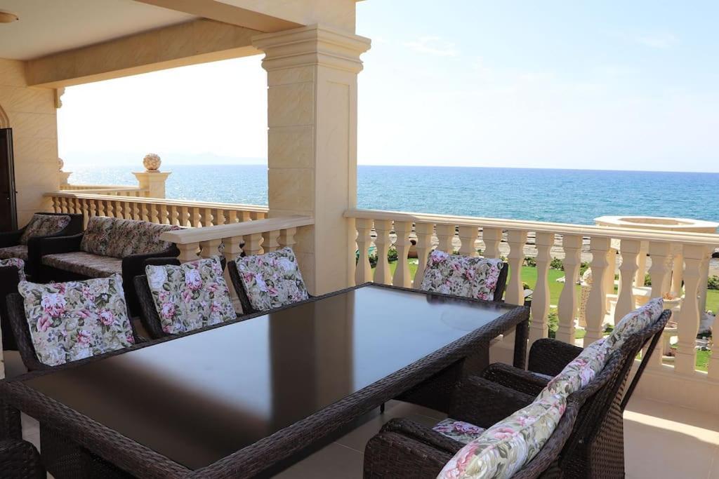 Villa Luksuzna Vila Ob Plazi Z Bazenom Paphos