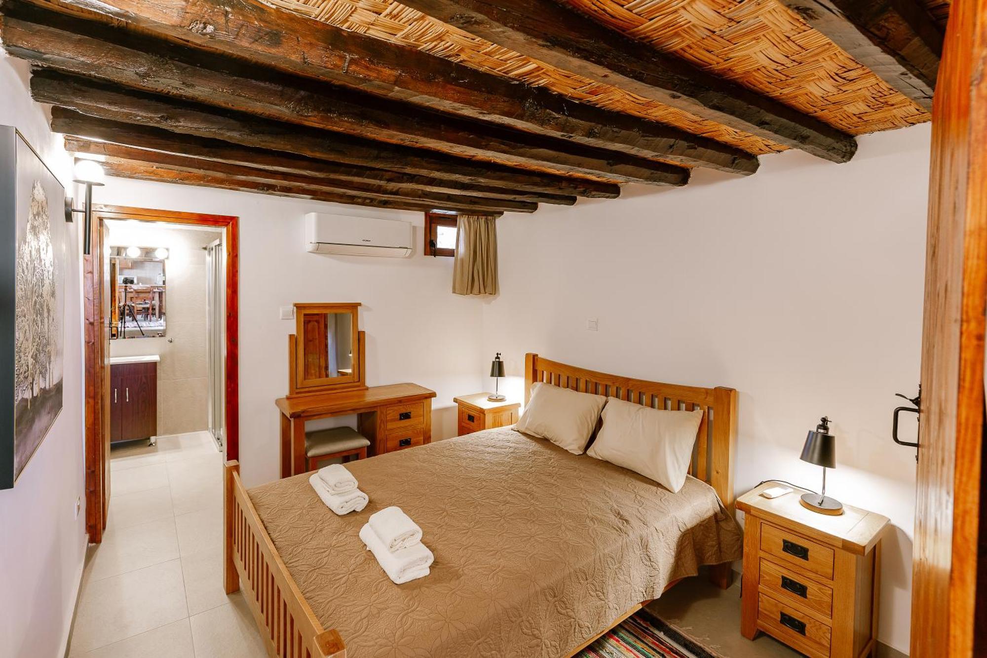 Iliada's Traditional Stone House * Paphos