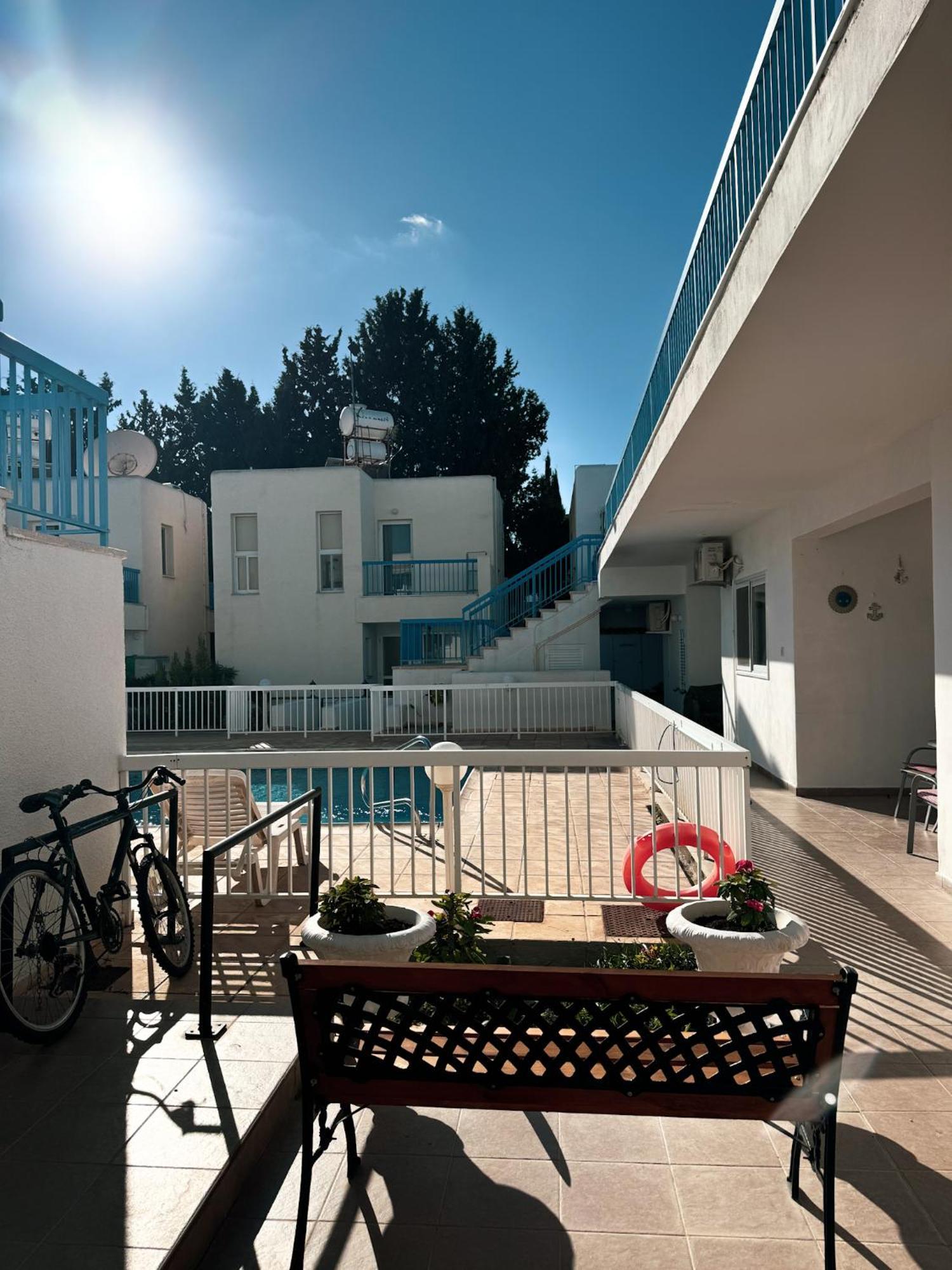Lavi's Haven 2b, Paphos, Pool Apartment *