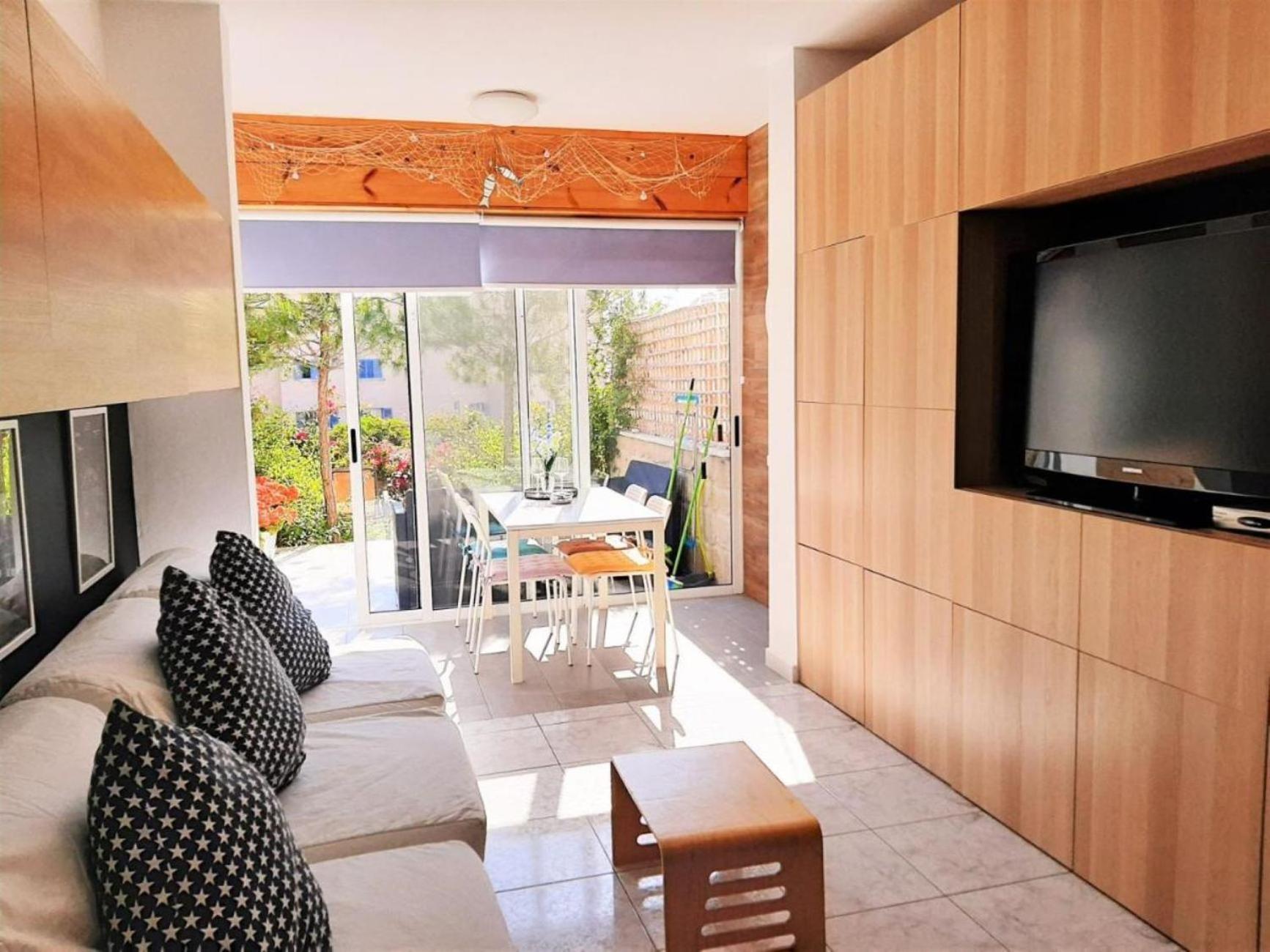 H&o Danaos Sea Breeze Apartment