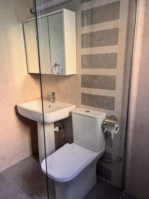 Central Gem - 10 Min Walk To The Sea, Harbor And Mall Apartment