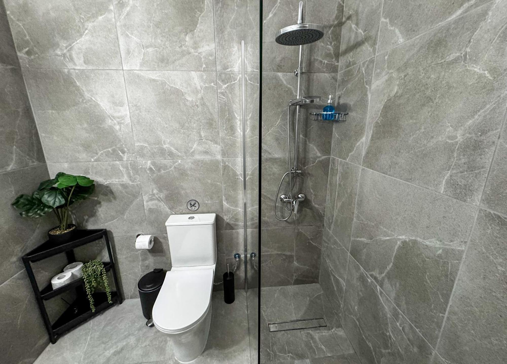 Horizon Gateway 1b, Paphos, Pool Apartment *