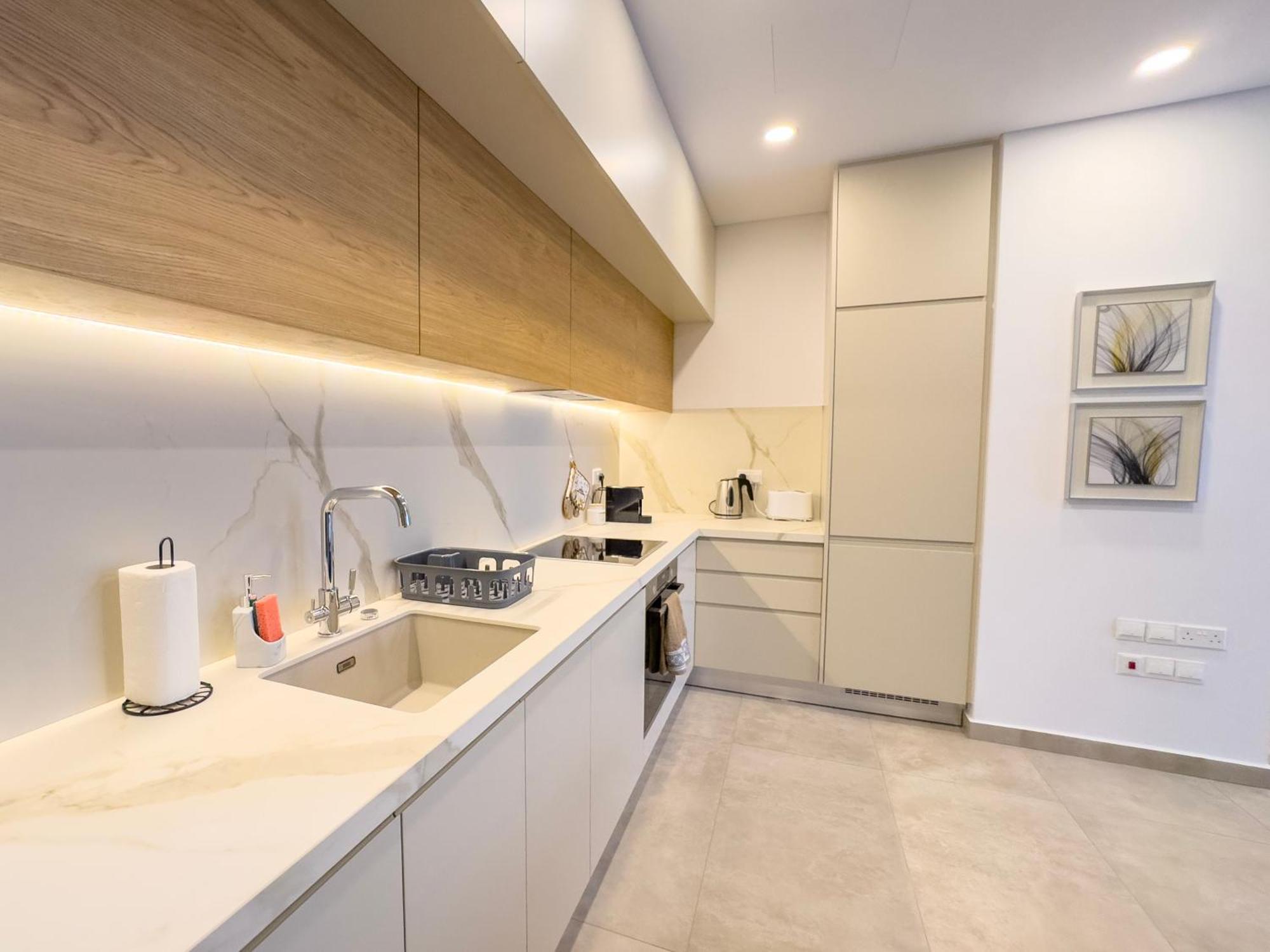 Malberry Park 104 - Modern 2 Bedroom With Pool, Gym, Jaccuzi Paphos