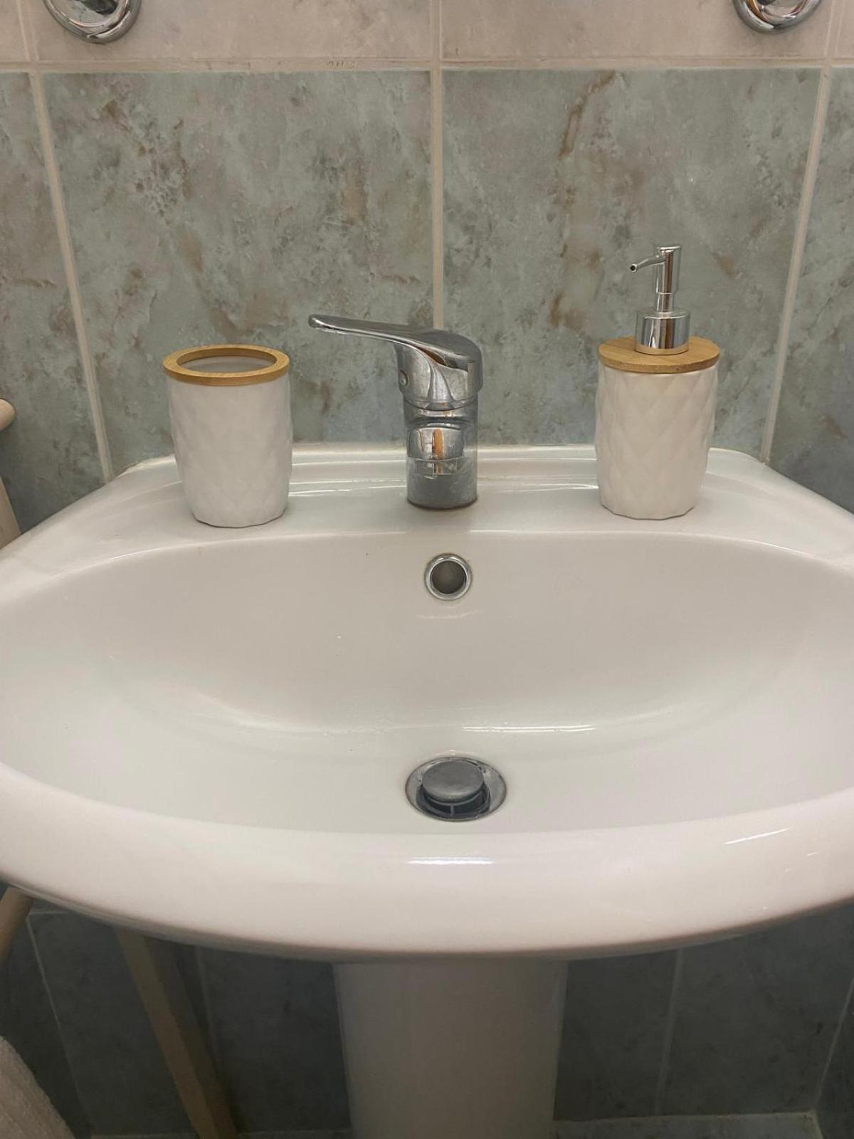 Bright Cozy Escape Apartment Paphos