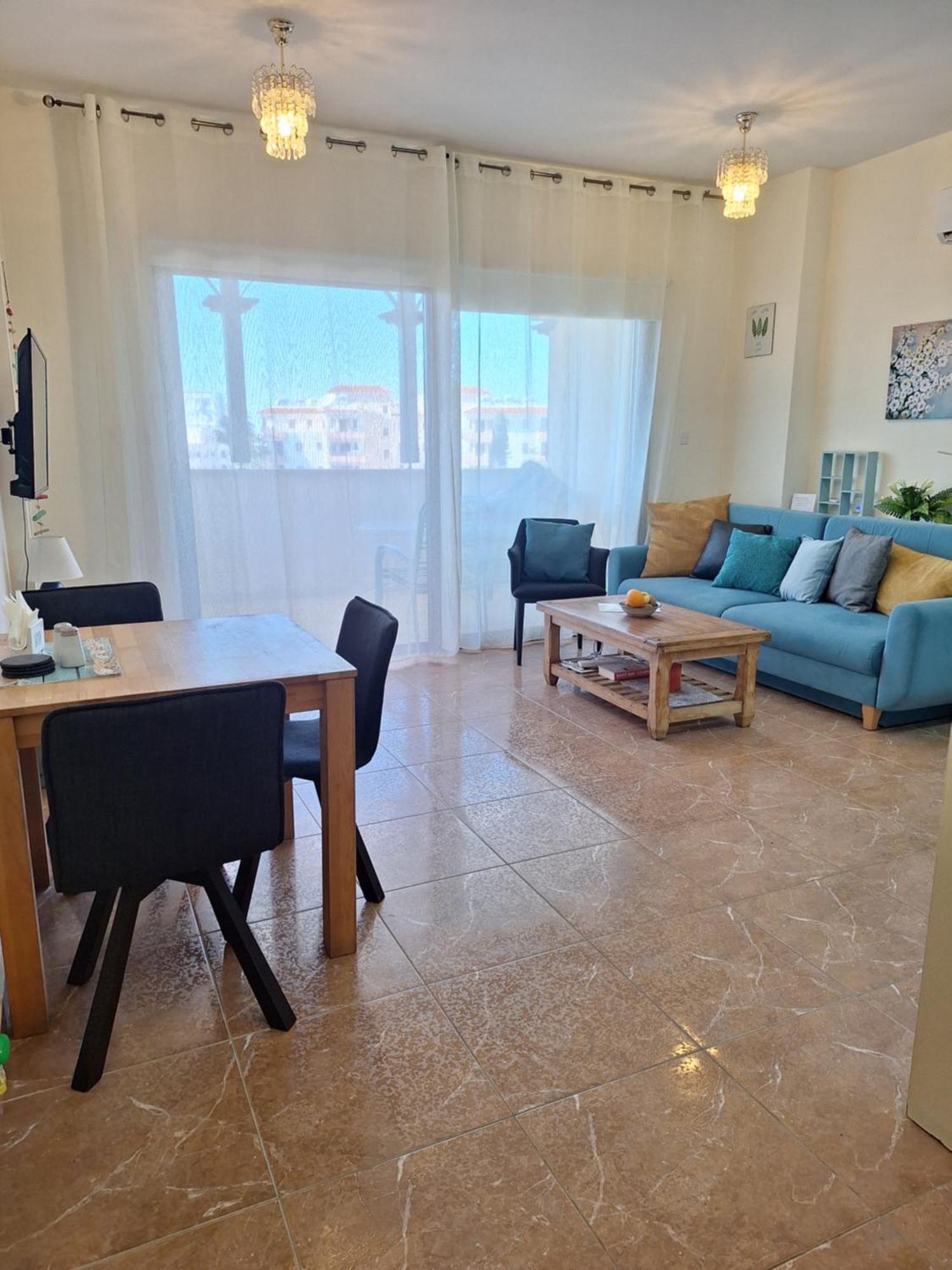 Queens Gardens By The Sea, Pool And Mall Apartment Paphos