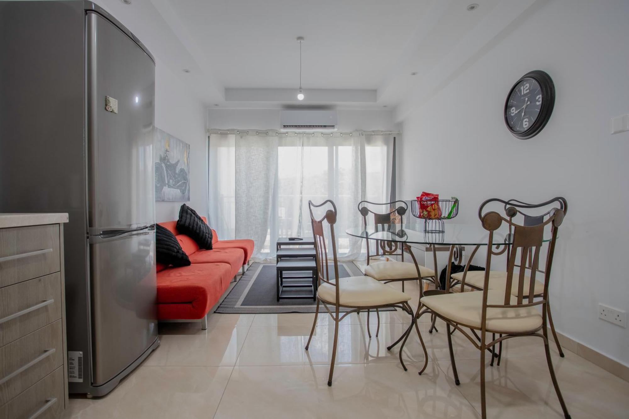 1-2bd Apartment *
