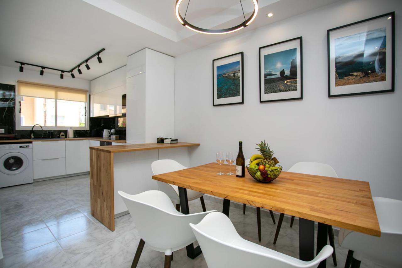 Joanne's Lovely 2 Bedroom Apt. * Paphos