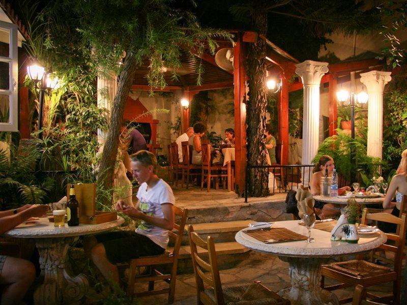 Hotel Kiniras Traditional & Restaurant Paphos