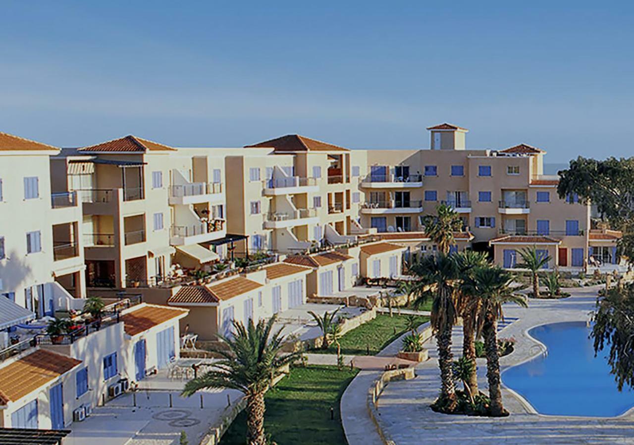 105 Kings Palace - Fabulous 2 Bed, 2 Bath, Large Patio With Garden - Sea Views Paphos