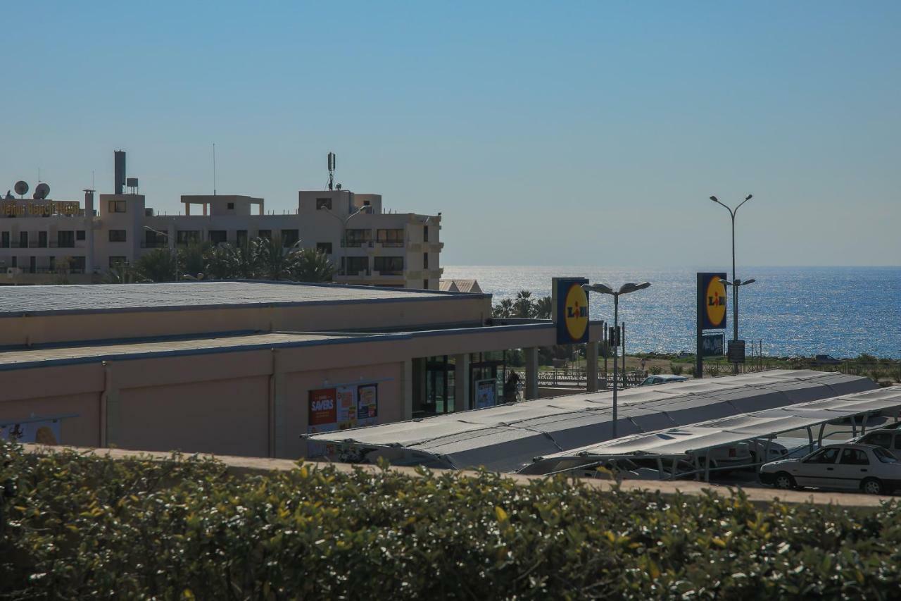 Apartment 105 Kings Palace - Fabulous 2 Bed, 2 Bath, Large Patio With Garden - Sea Views Paphos