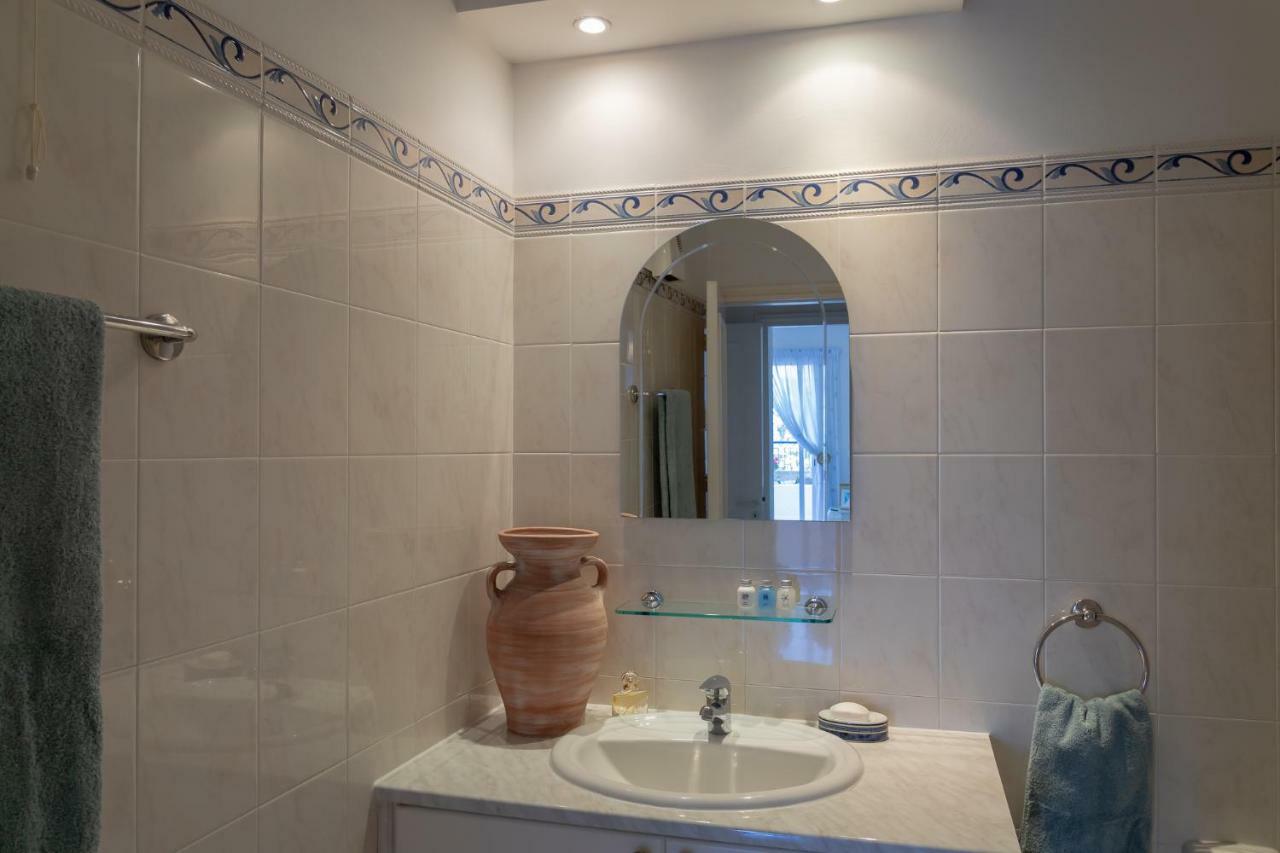 Apartment 105 Kings Palace - Fabulous 2 Bed, 2 Bath, Large Patio With Garden - Sea Views Paphos