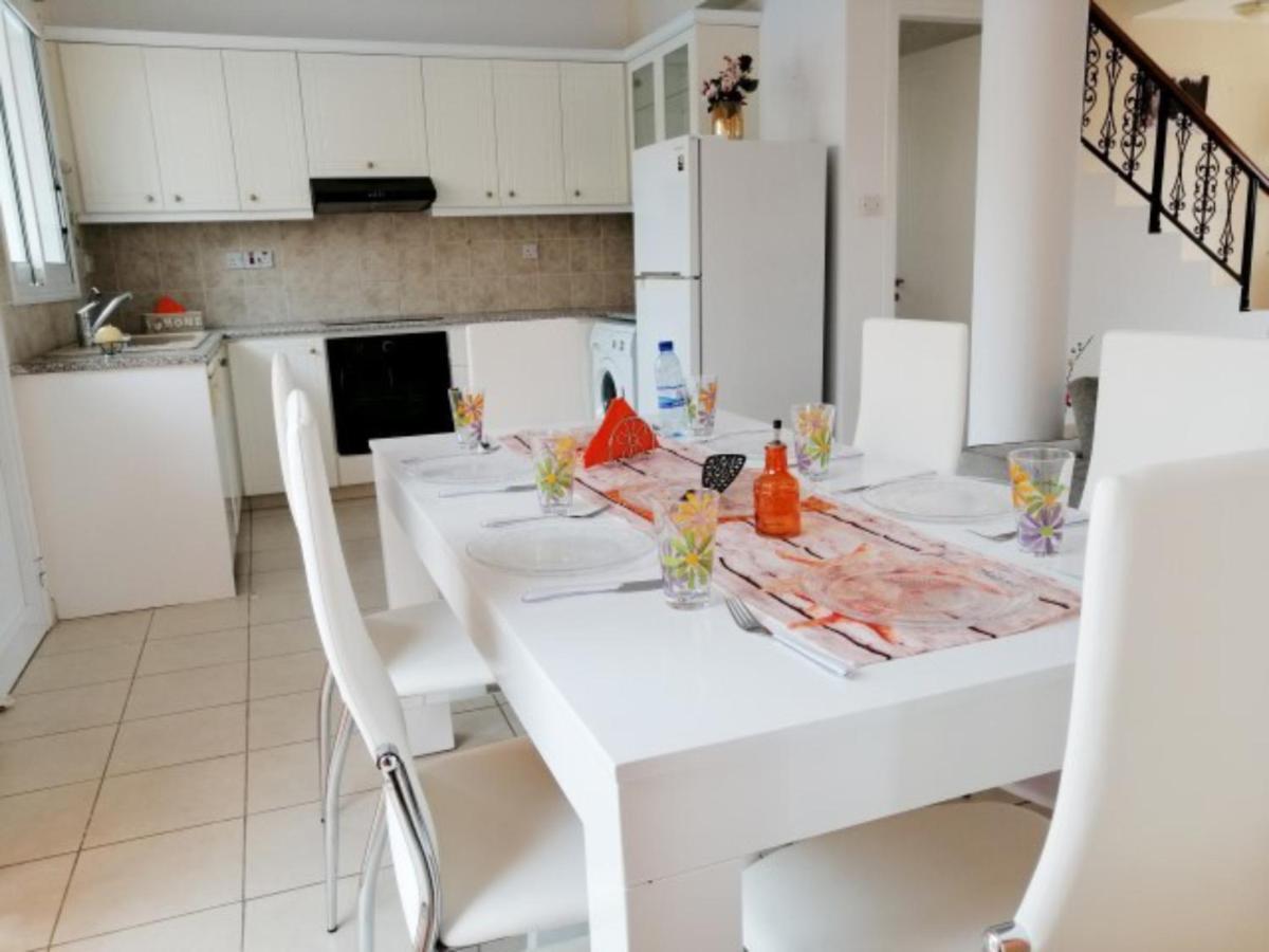 Universal Daphne 3 Bedroom In Kato Villa *