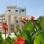 St. George Gardens & Suites