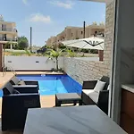 Melanos Fully Renovated Townhouse With Private Pool