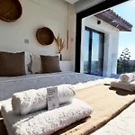 Phaedrus Living: Seaview Luxury Villa Venus