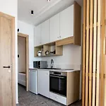 Phaedrus Living Seaview Modern Flat Lighthouse 52