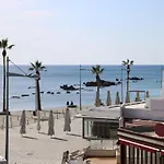 Phaedrus Living: Seaside Luxury Flat Lighthouse 69