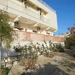 Niki Court Holiday Apartments