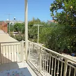 Niki Court Holiday Apartments