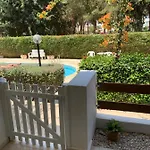 Ibiscus Gardens