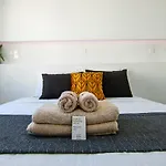 Phaedrus Living: Seaside Luxury Flat Lighthouse 65