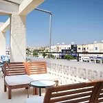 Seaview 3 Bedroom Kings Road Penthouse