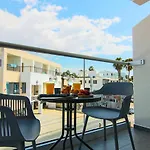Phaedrus Living: Seaside Luxury Flat Athina 115