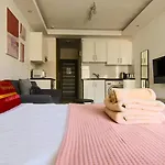 Phaedrus Living: Seaside Luxury Flat Athina 115