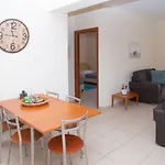 2 Bedroom Cates Top Floor Peaceful Apartment With Pool!