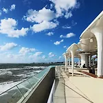 Phaedrus Living Seaview Flat Limnaria 154
