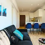 Phaedrus Living Seaside Residence Lighthouse 70