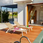 Villa Laurus 6, Walking Distance To The Beach