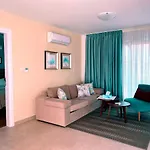 Victoria Suites